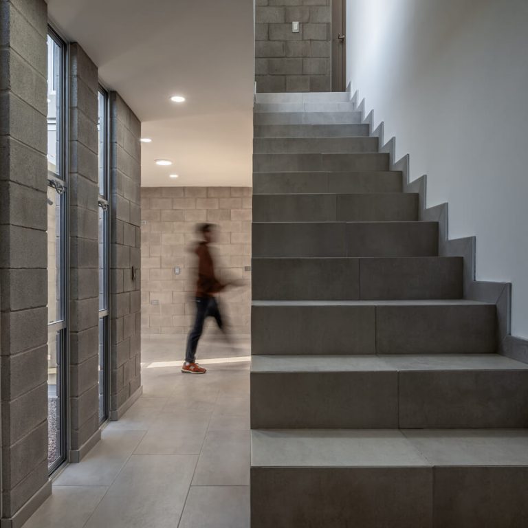Casa Lauro en Baja California por ROOF Proyectos y Construcción