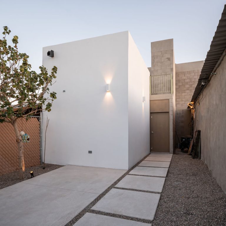 Casa Lauro en Baja California por ROOF Proyectos y Construcción