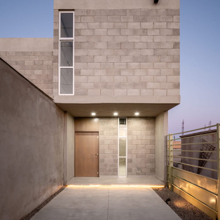 Casa Lauro en Baja California por ROOF Proyectos y Construcción
