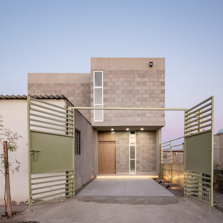 Casa Lauro en Baja California por ROOF Proyectos y Construcción