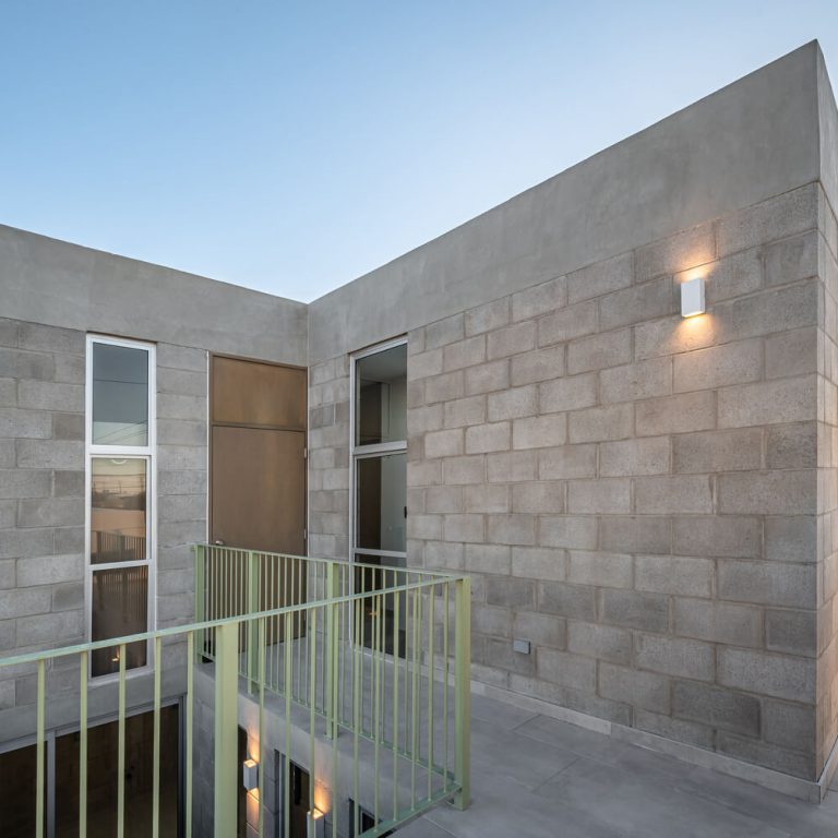 Casa Lauro en Baja California por ROOF Proyectos y Construcción