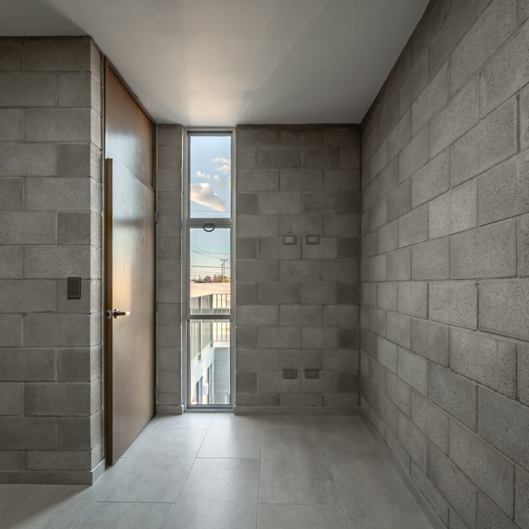 Casa Lauro en Baja California por ROOF Proyectos y Construcción