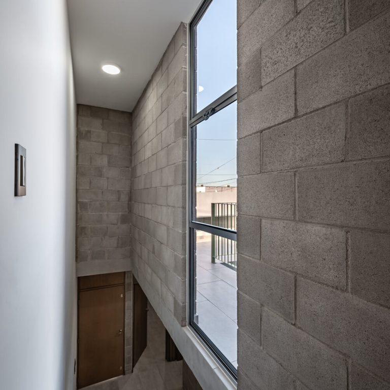 Casa Lauro en Baja California por ROOF Proyectos y Construcción
