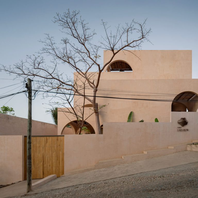 Casa Liquen por Fino Lozano + Pragma Estudio