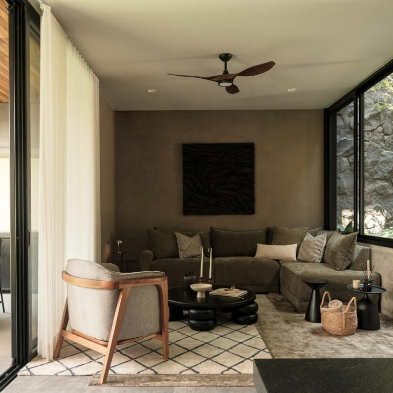 Casa Meyra: Una exploración de la contención en Colima por Di Frenna Arquitectos