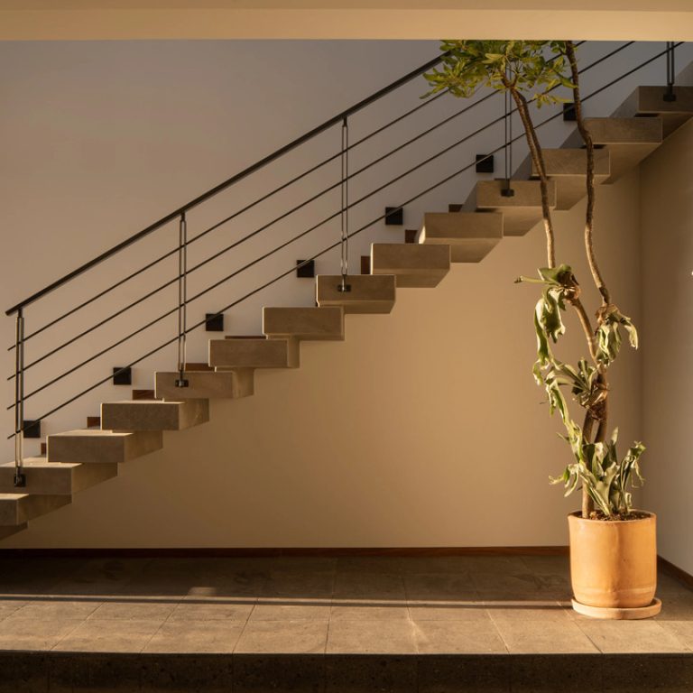 Casa Monolito en Michoacán por Infante Arquitectos - Fotografía de Arquitectura - El Arqui MX