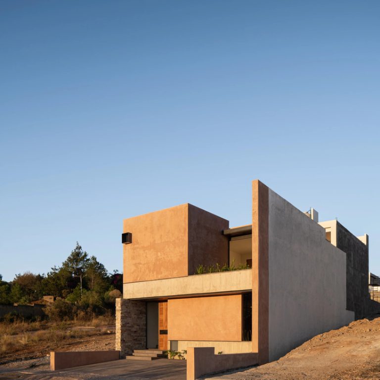 Casa Monolito en Michoacán por Infante Arquitectos - Fotografía de Arquitectura - El Arqui MX