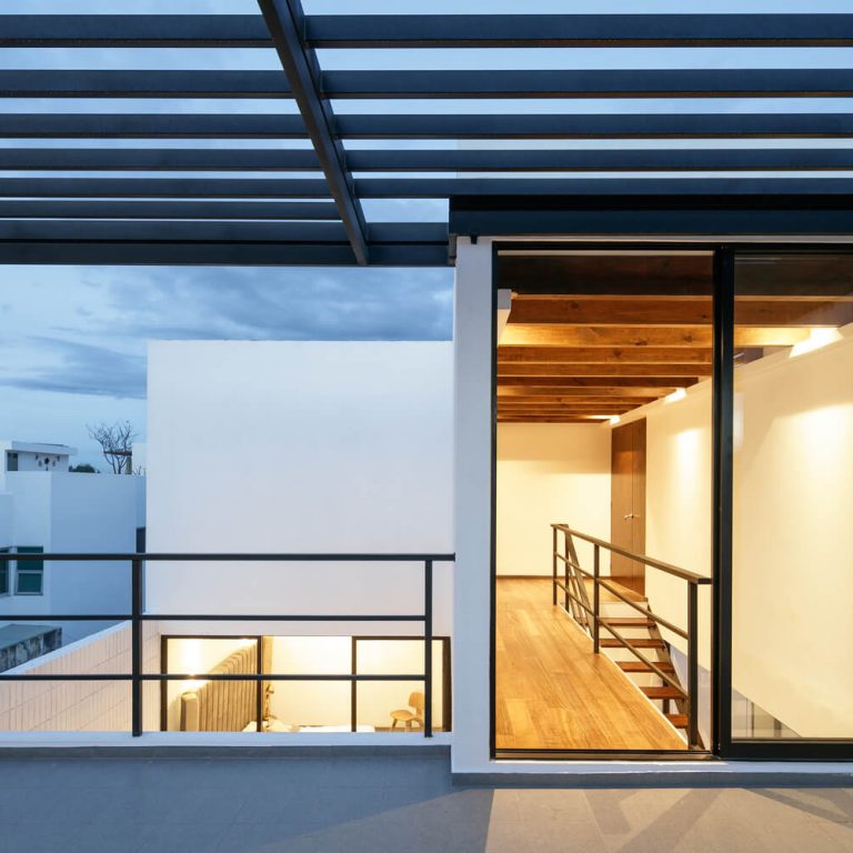Casa Once por Espacio 18 Arquitectura & Plus Cueto Arquitectura
