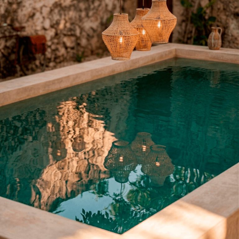 Casa Patio: Arquitectura Contemporánea y Tradición en Valladolid