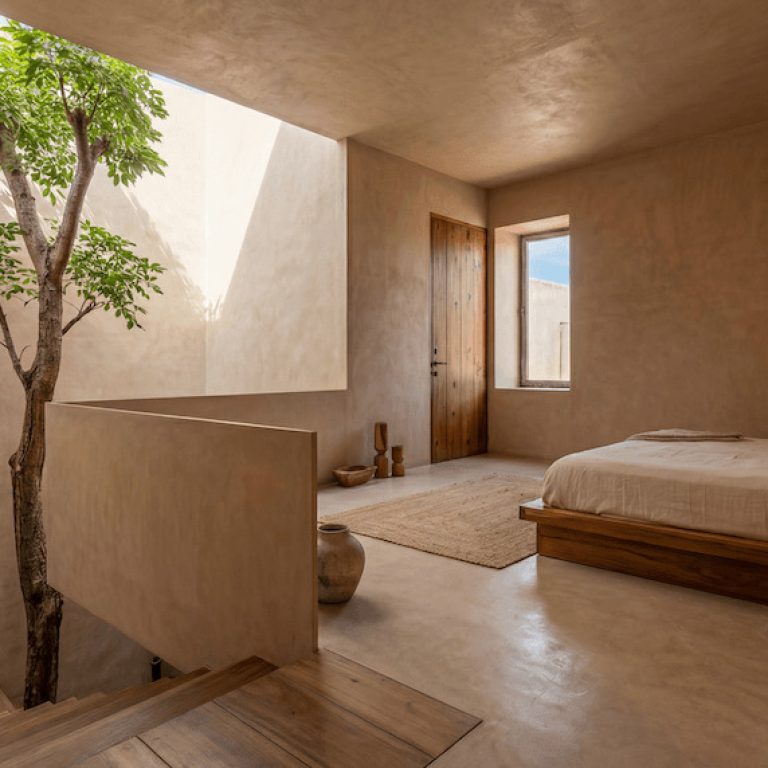 Casa Patio: Arquitectura Contemporánea y Tradición en Valladolid