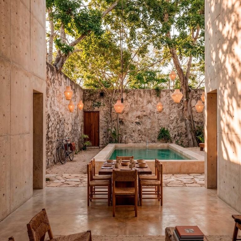 Casa Patio: Arquitectura Contemporánea y Tradición en Valladolid