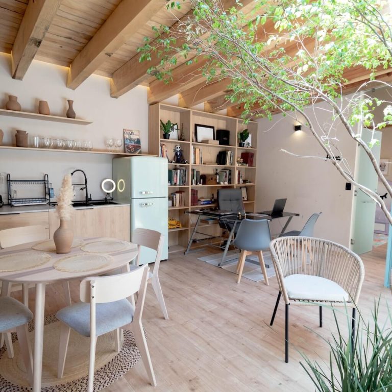 Casa Pedregal 15: Un refugio de luz y diseño en Jesús María, Jalisco