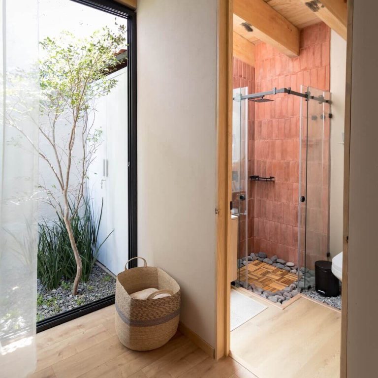 Casa Pedregal 15: Un refugio de luz y diseño en Jesús María, Jalisco