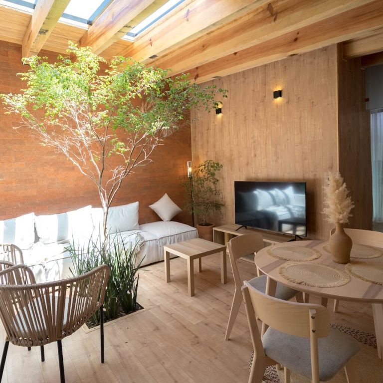 Casa Pedregal 15: Un refugio de luz y diseño en Jesús María, Jalisco