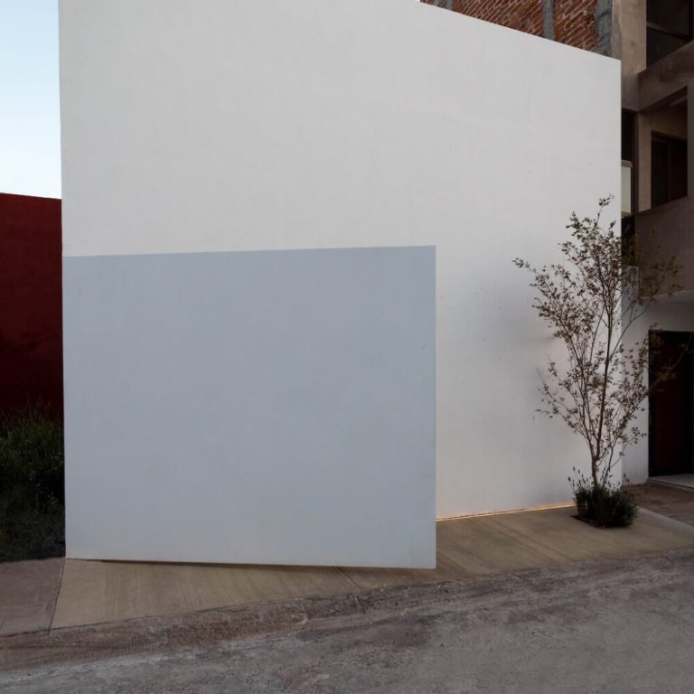 Casa Pedregal 15: Un refugio de luz y diseño en Jesús María, Jalisco