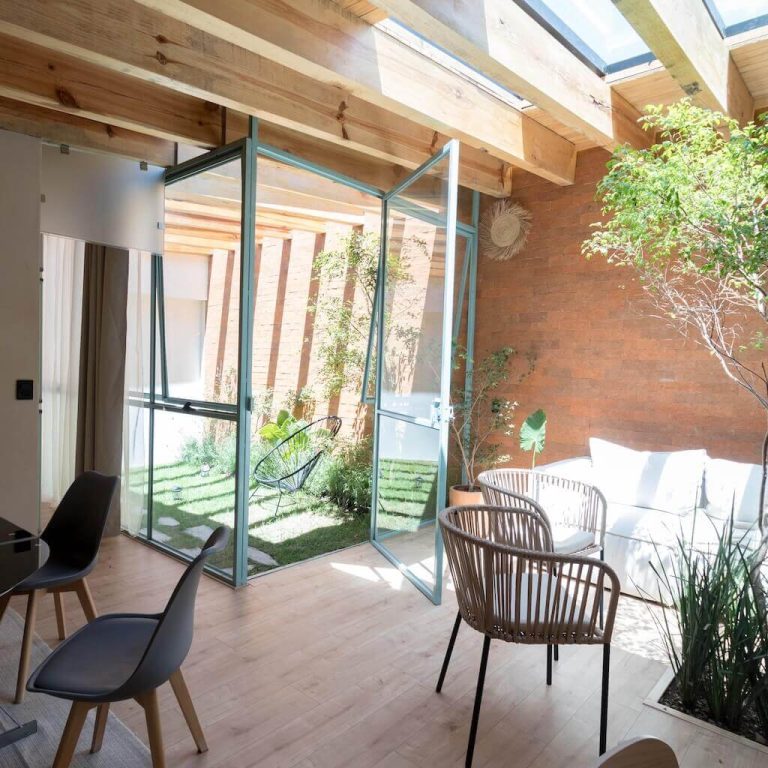Casa Pedregal 15: Un refugio de luz y diseño en Jesús María, Jalisco