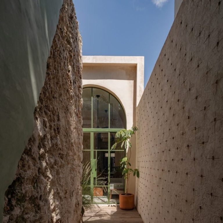 Casa Pistache: Restauración Contemporánea en el Centro Histórico de Campeche