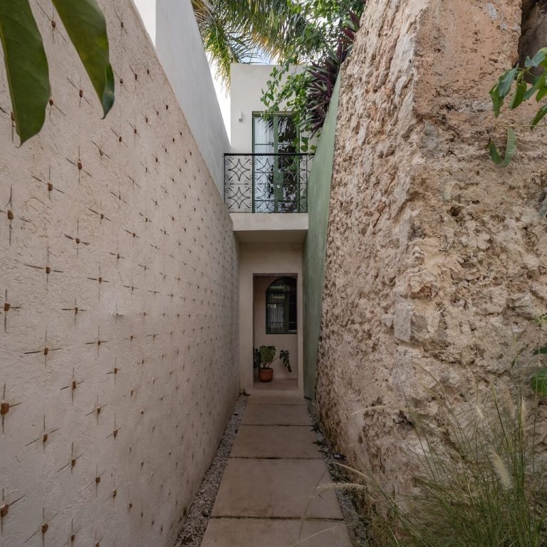 Casa Pistache: Restauración Contemporánea en el Centro Histórico de Campeche