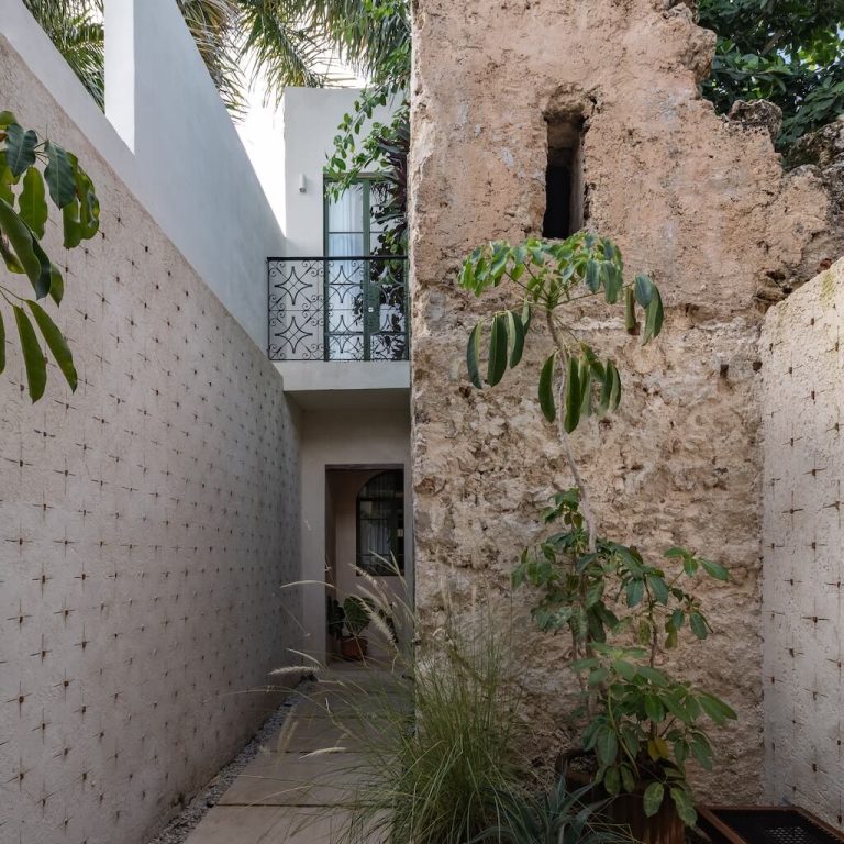 Casa Pistache: Restauración Contemporánea en el Centro Histórico de Campeche