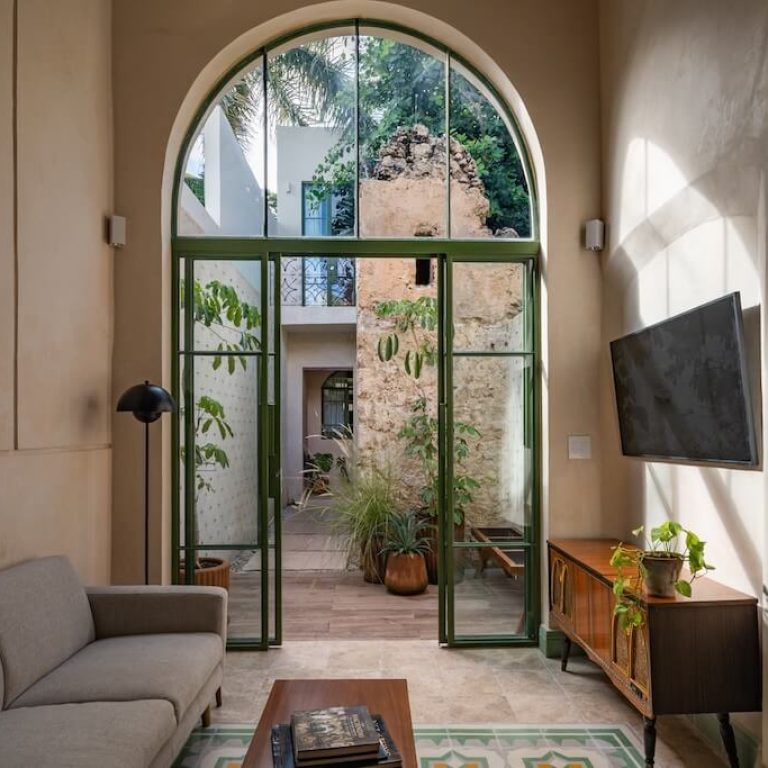 Casa Pistache: Restauración Contemporánea en el Centro Histórico de Campeche