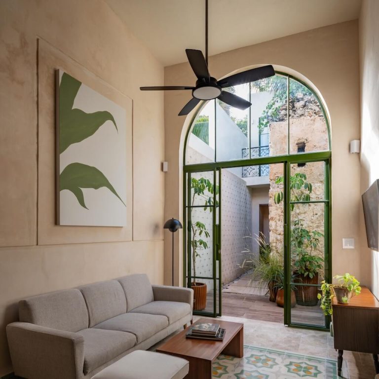 Casa Pistache: Restauración Contemporánea en el Centro Histórico de Campeche