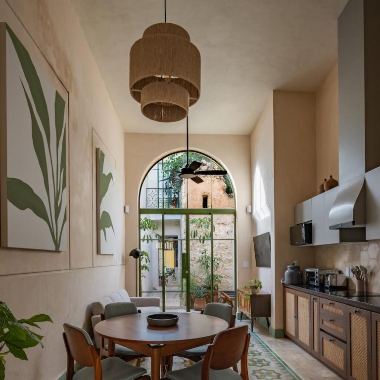 Casa Pistache: Restauración Contemporánea en el Centro Histórico de Campeche