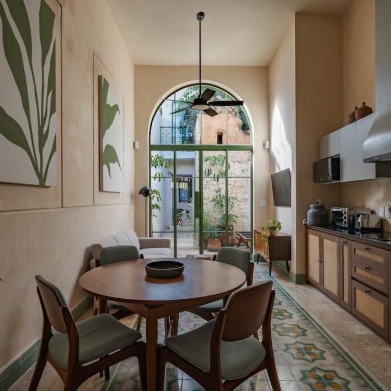Casa Pistache: Restauración Contemporánea en el Centro Histórico de Campeche