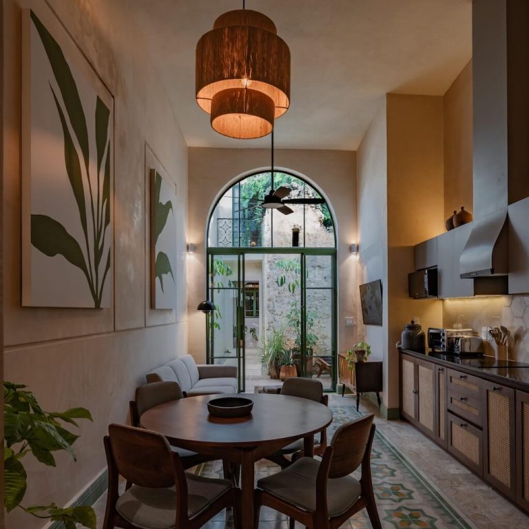 Casa Pistache: Restauración Contemporánea en el Centro Histórico de Campeche