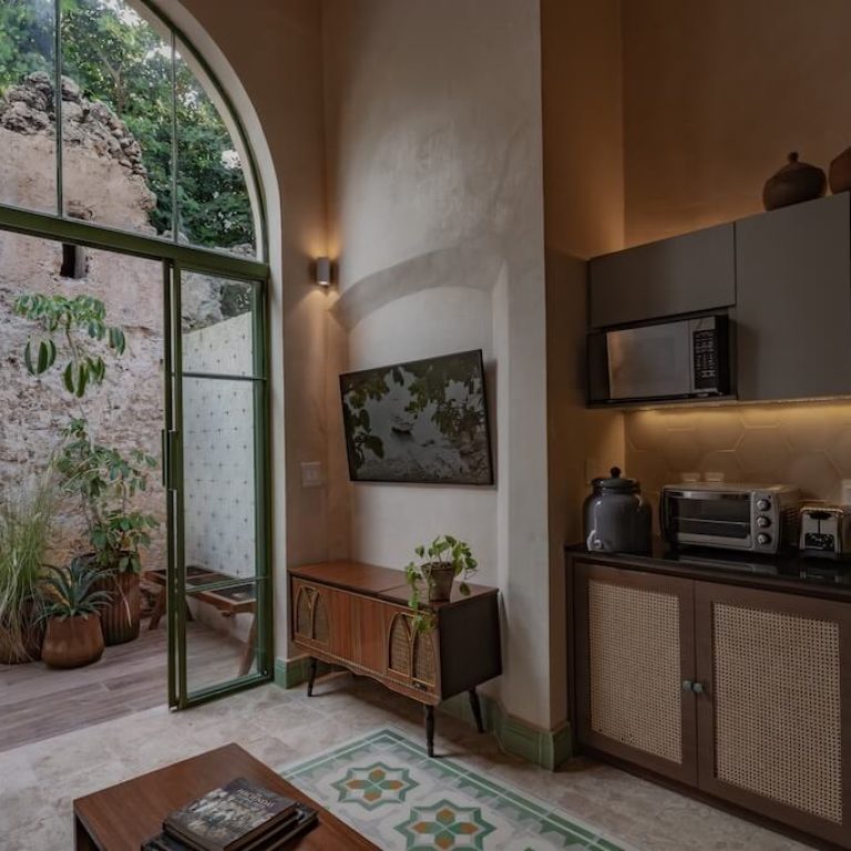 Casa Pistache: Restauración Contemporánea en el Centro Histórico de Campeche
