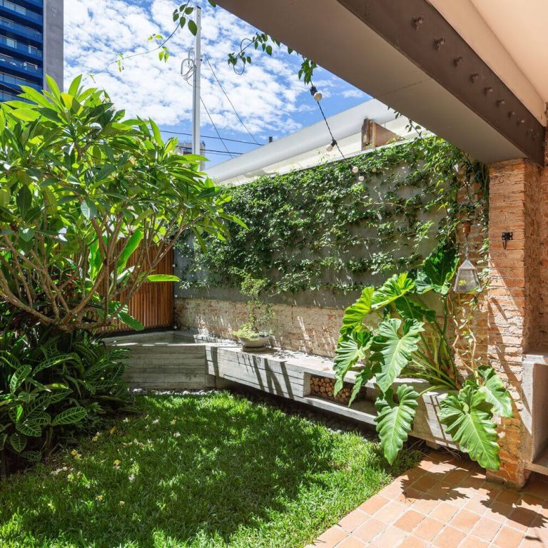 Casa Quatá en Brasil por Canoa Architecture