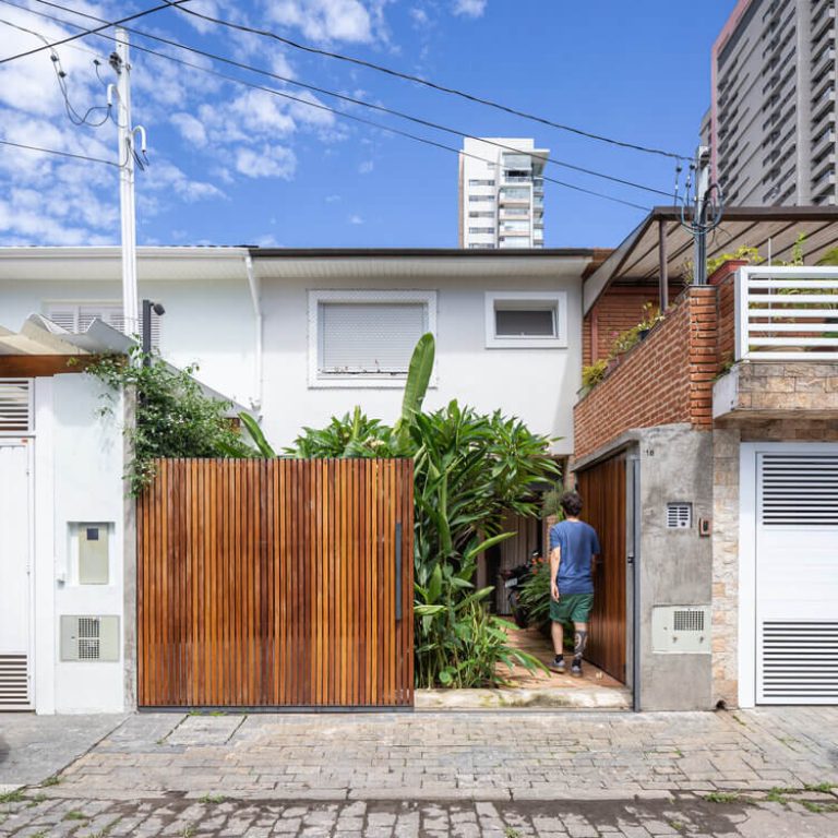 Casa Quatá en Brasil por Canoa Architecture