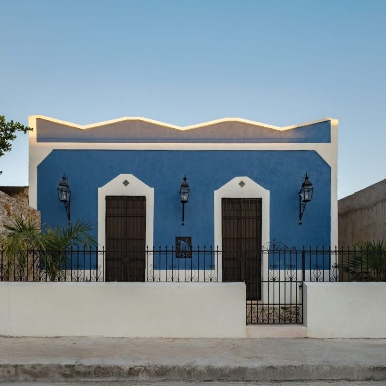Casa RR 450 en Mérida: Integración de Crujía Histórica y Arquitectura Contemporánea | Paralelo 20