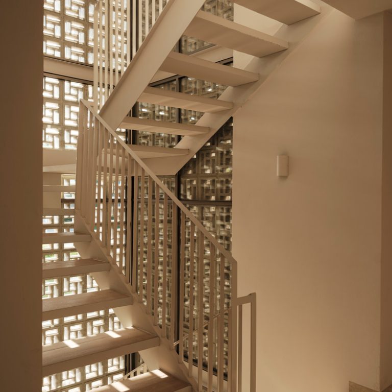 Casa SM: Arquitectura de Luz y Vacíos en Zapopan