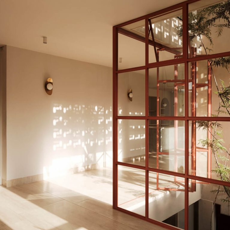Casa SM: Arquitectura de Luz y Vacíos en Zapopan