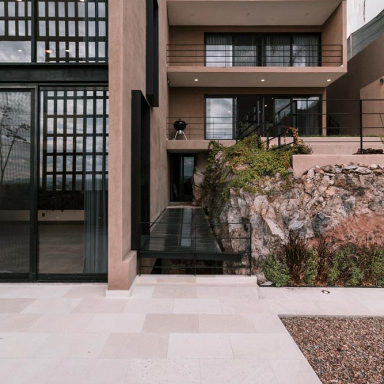 Casa San Juan 22 en Querétaro por PLAAN ARQUITECTURA - Fotografía de Arquitectura - El Arqui MX