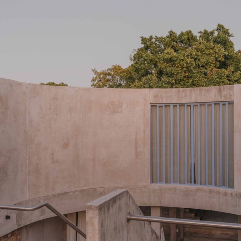 Casa Soskil por Ludwig Godefroy Architecture