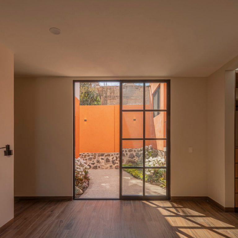 Casa Tampico: Arquitectura Contemporánea y Tradición en Morelos