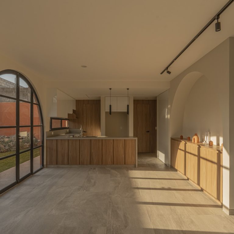 Casa Tampico: Arquitectura Contemporánea y Tradición en Morelos