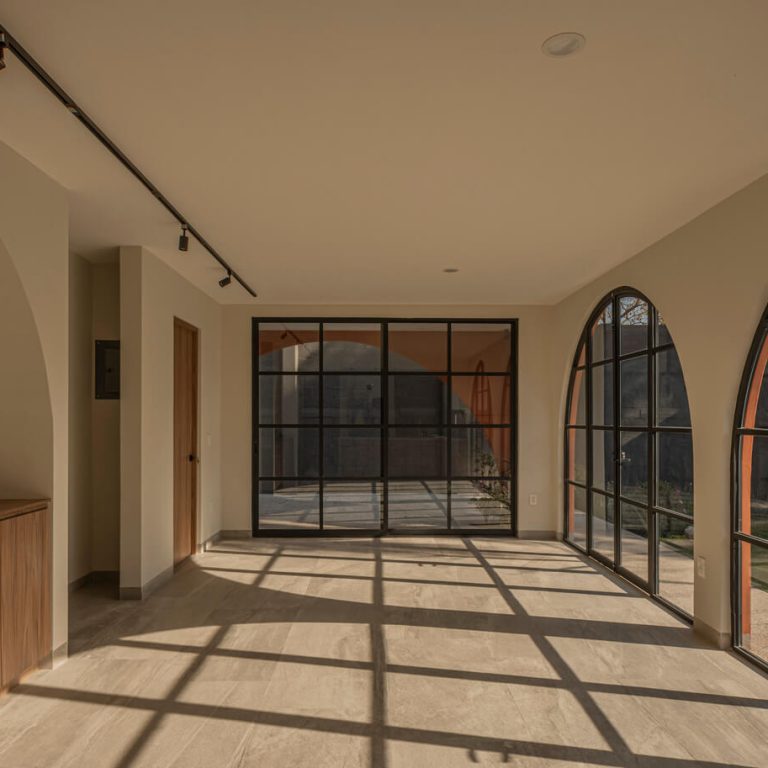 Casa Tampico: Arquitectura Contemporánea y Tradición en Morelos
