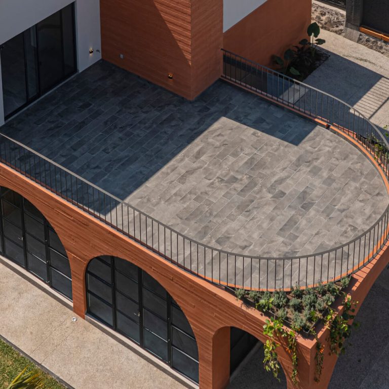Casa Tampico: Arquitectura Contemporánea y Tradición en Morelos