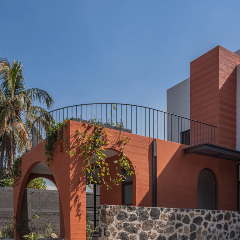 Casa Tampico: Arquitectura Contemporánea y Tradición en Morelos