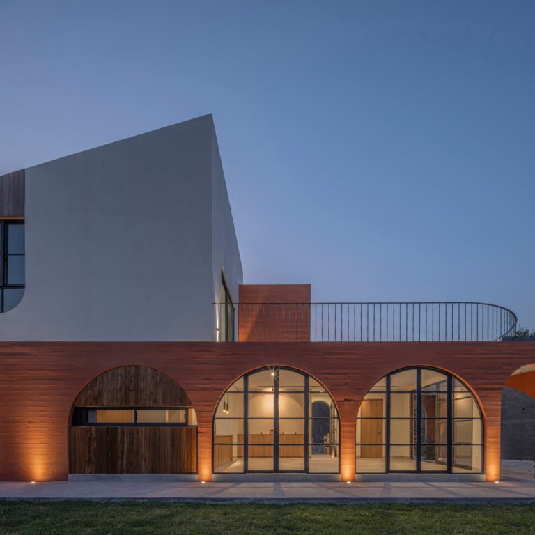 Casa Tampico: Arquitectura Contemporánea y Tradición en Morelos