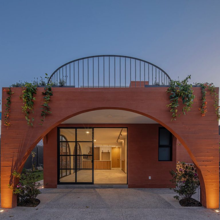Casa Tampico: Arquitectura Contemporánea y Tradición en Morelos