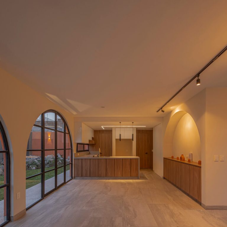 Casa Tampico: Arquitectura Contemporánea y Tradición en Morelos