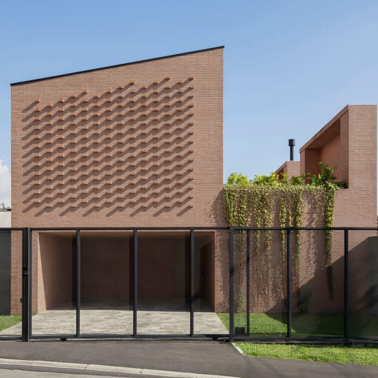 Casa Torrão: Arquitectura de Tierra en Imbituba | Nommo Arquitetos