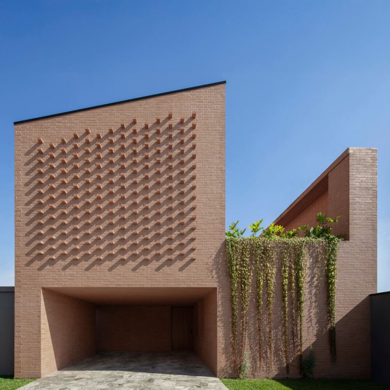 Casa Torrão: Arquitectura de Tierra en Imbituba | Nommo Arquitetos