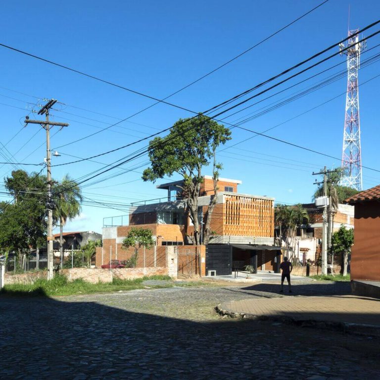 Casa Triplex Yvapovõ en Paraguay por Biocons Arquitectos - Fotografía de Arquitectura - El Arqui MX