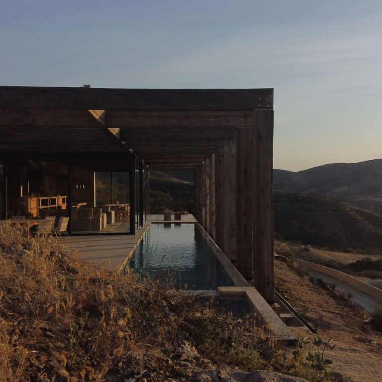 Casa Uno en Ensenada: Arquitectura Escalonada en Baja California / CLACLÁ Taller de Arquitectura