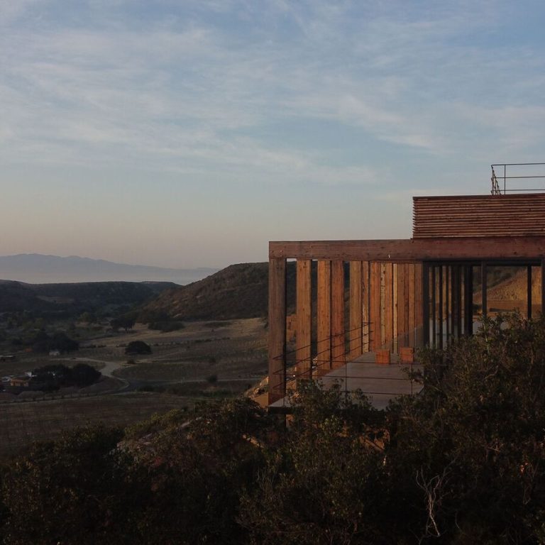 Casa Uno en Ensenada: Arquitectura Escalonada en Baja California / CLACLÁ Taller de Arquitectura