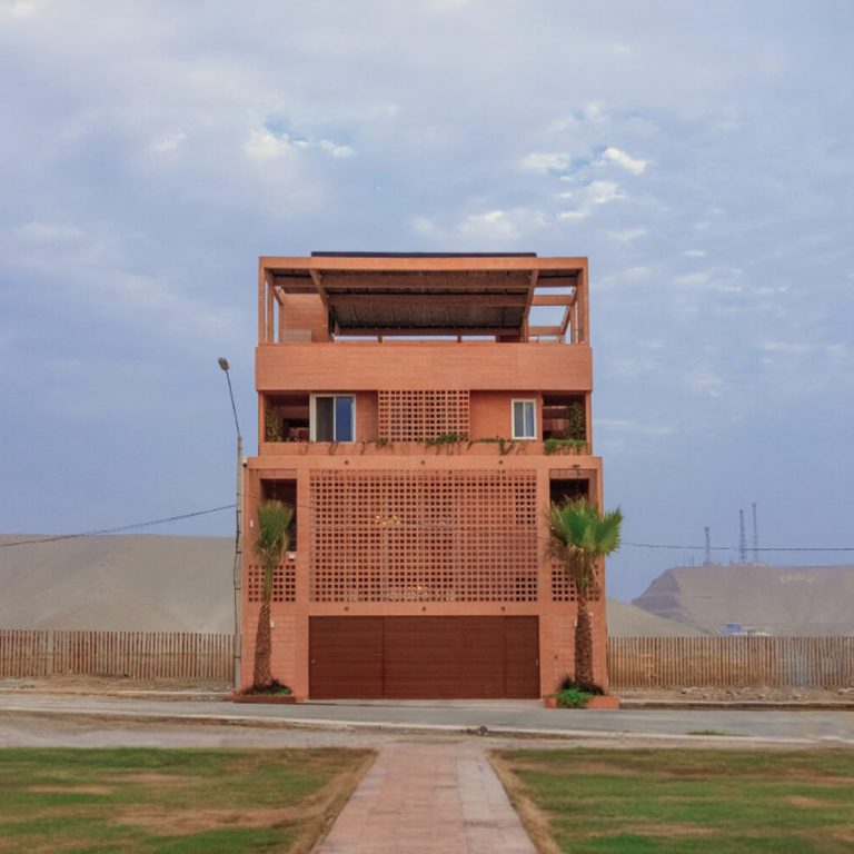 fachada de casa de 4 niveles